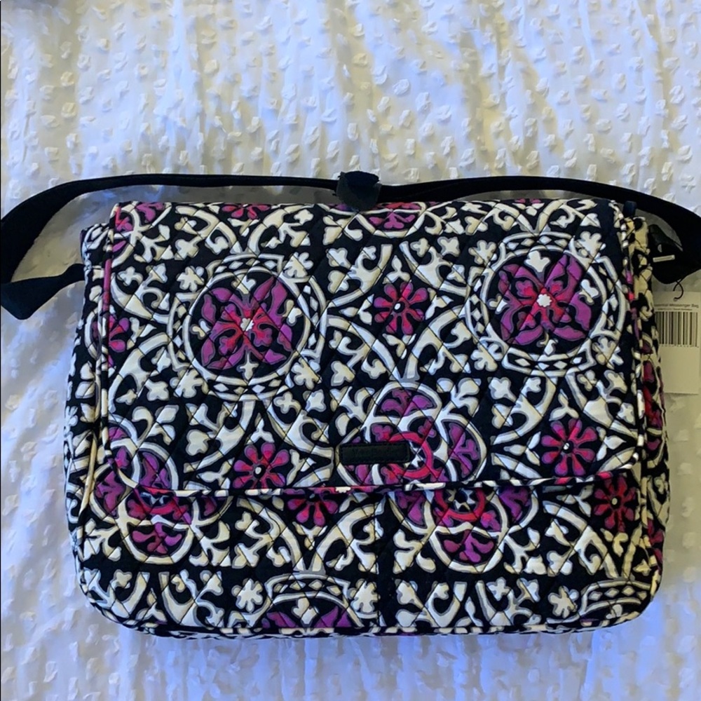 NEW. Vera Bradley messenger bag